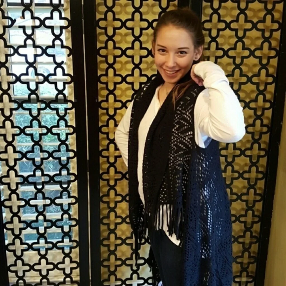 NWT‎  BLACK LIGHTWEIGHT KNIT CARDIGAN VEST